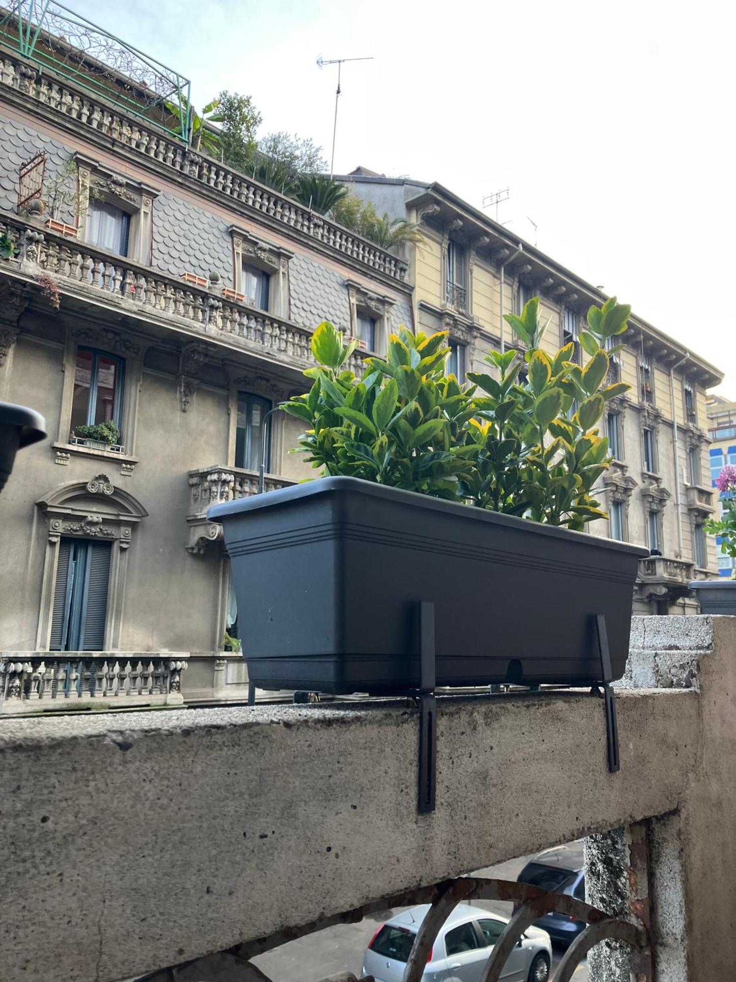 A Due Passi Da Stazione Centrale Milan Luaran gambar